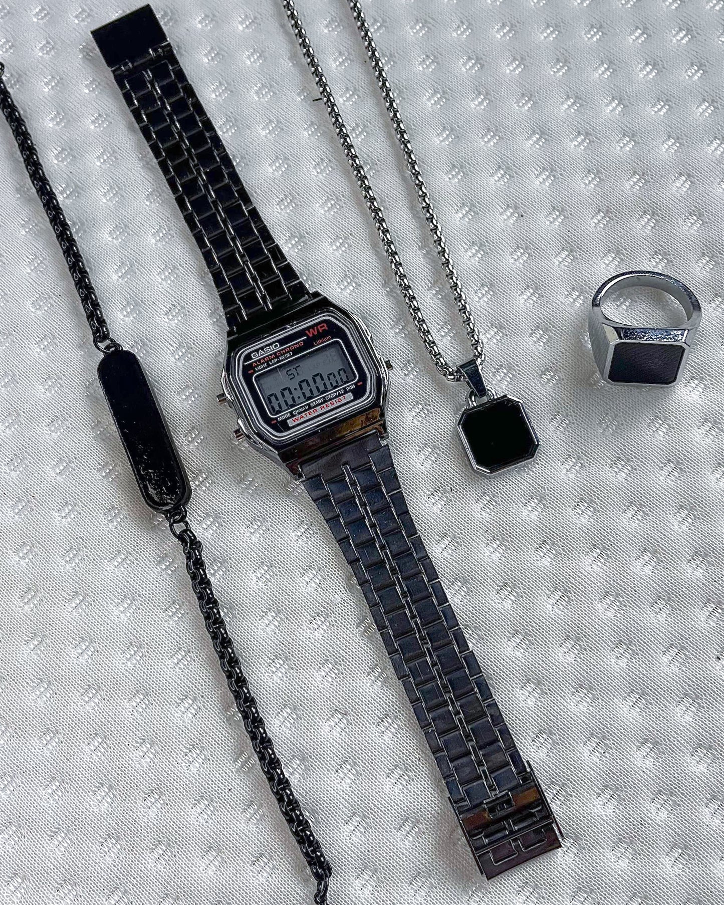 Black square dial square dotted chain combo