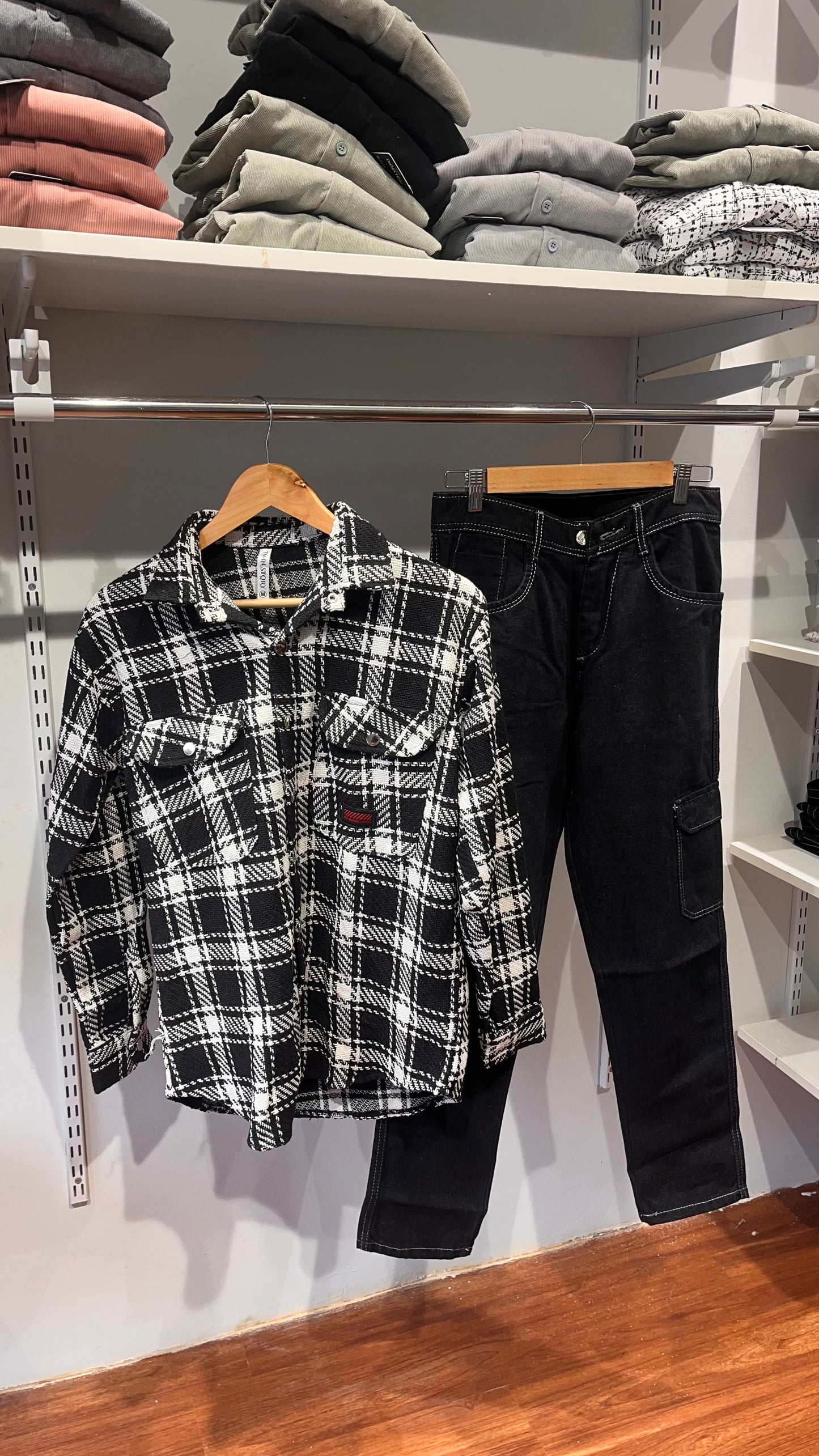 Combo Jute shirt & Mom fit 6 pocket jean