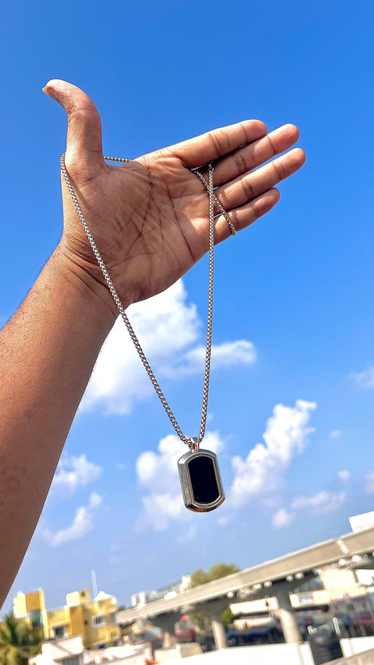 Rugged rectangle black dotted chain